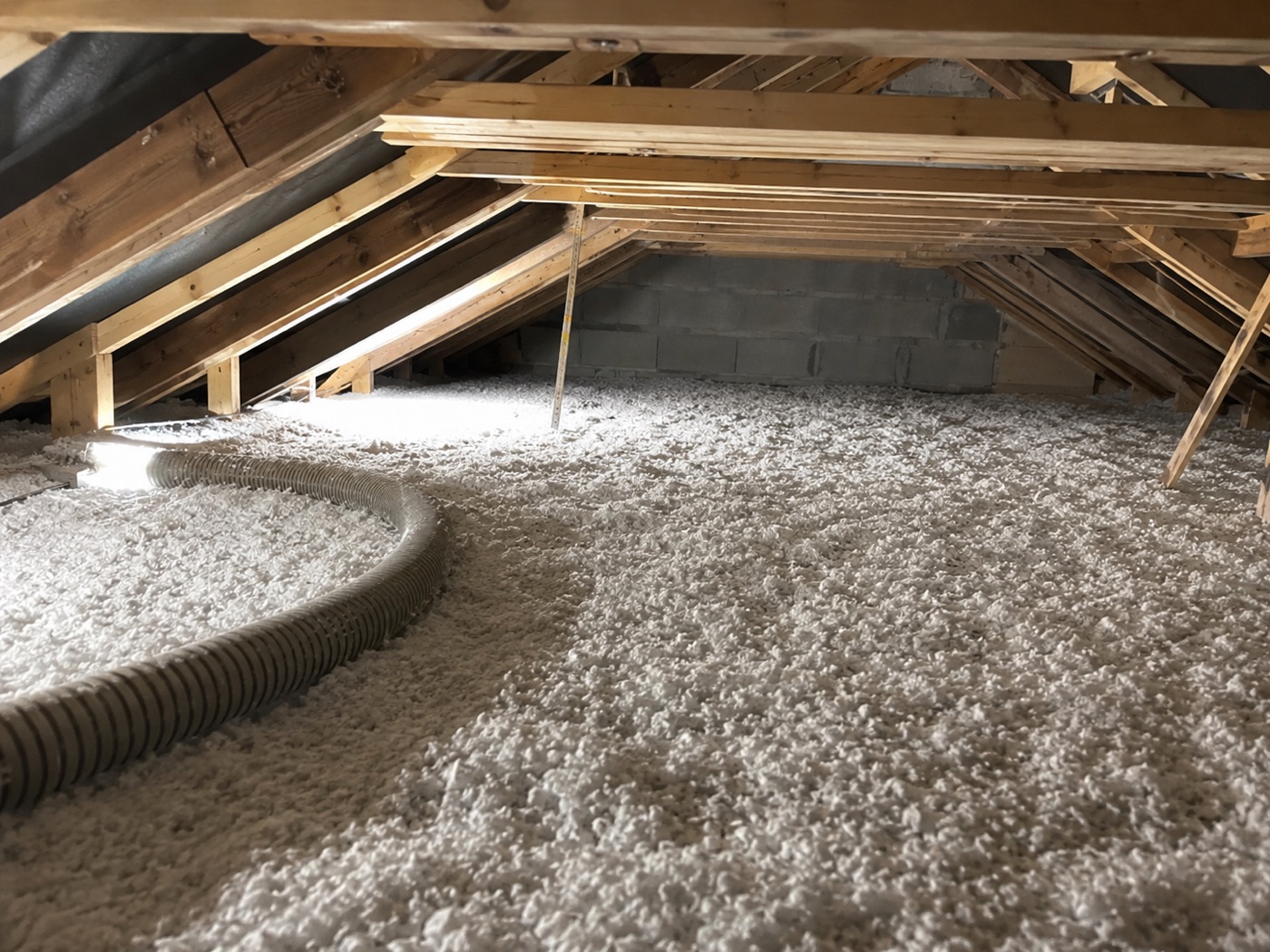 Isolation des combles par soufflage